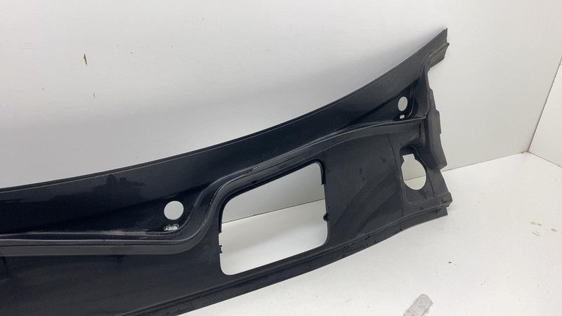 9Y1.819.401.C ⭕ 2019-2024 Porsche Cayenne Front Windshield Cowl Cover Panel Assembly 9Y1819401