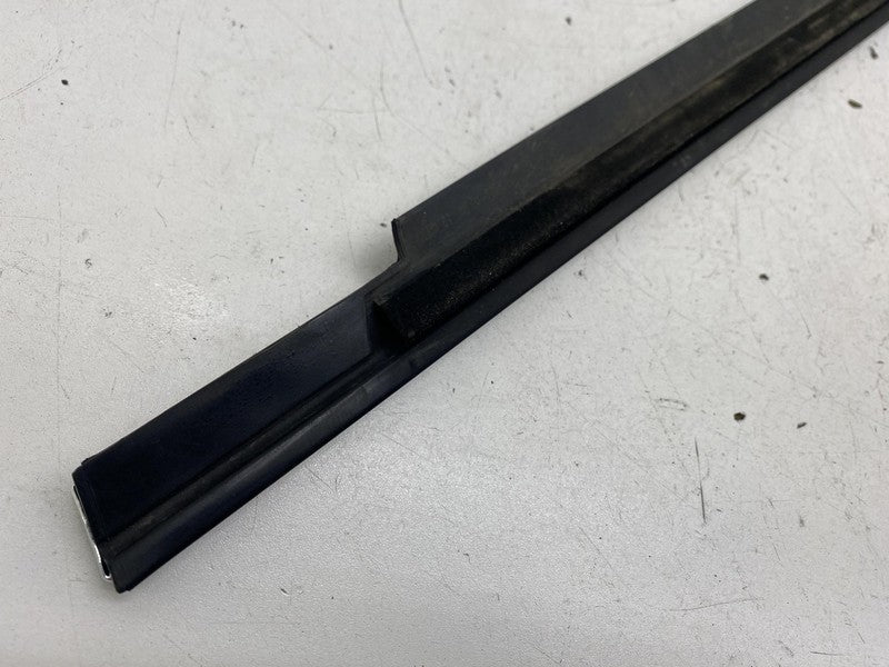 ⭕14-24 Maserati Ghibli Front Passenger Side Door Window Outer Belt Mol