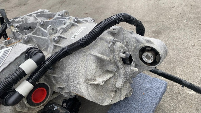 1120990 00 H 2020-2024 Tesla Model Y MY Rear Drive Unit Engine Electric Motor Low Current 3DU