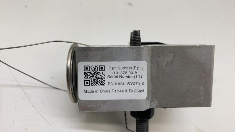 1101878 00 A 2017-2023 Tesla Model 3 M3 Air Conditioner AC HVAC Heater Core Valve Tube Sensor