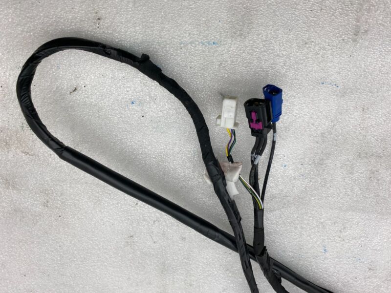 A18 105030301 17-22 Model 3 Windshield Triple Camera + Antenna GPS Module Harness 1079734-00-C