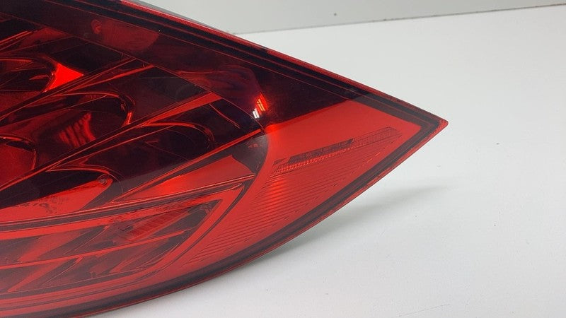7P5 945 096 L 2011-2014 Porsche Cayenne Rear Passenger Outer Taillight LED Tail Lamp Right RH