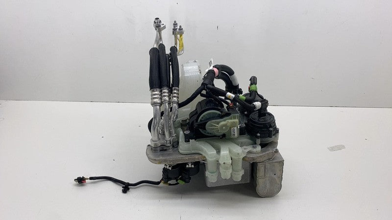 1523000A1E ⭕ 2020-2023 Tesla Model Y Supermanifold Refrigerant Chiller w/ Coolant Reservoir