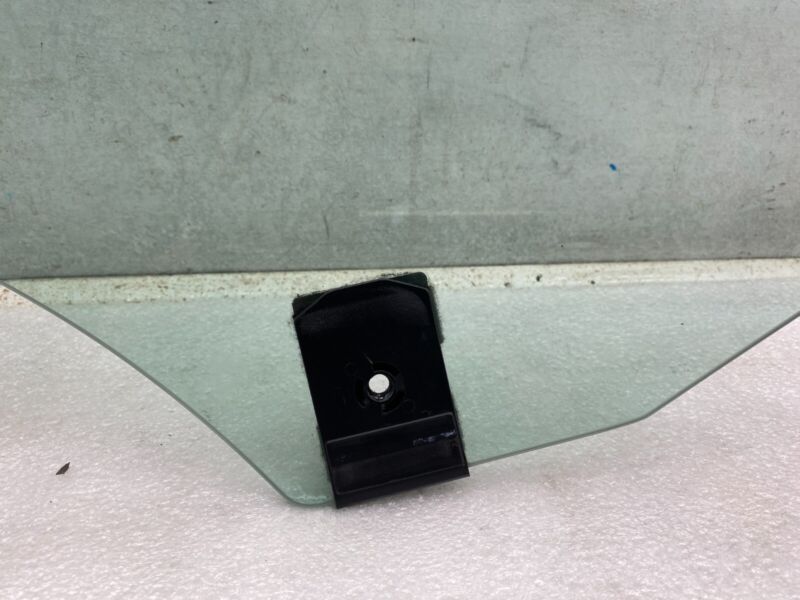 E9 43R-004530 2017-2020 Tesla Model 3 Front Driver Side Door Window Single Panel Glass Left LH