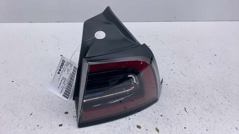⭕17-22 Tesla Model 3 Rear Right Outer Exterior Taillight Tail Lamp 3-P