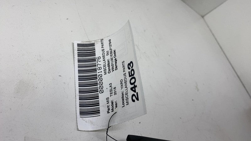 ⭕ 2017-2023 Tesla Model 3 Y Rear Right Taillight Taillamp Reflector BROKEN TAB