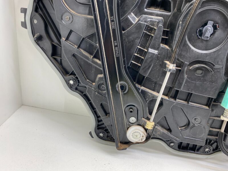 149550900D ⭕ 20-23 Model Y Front Right Window Regulator & Motor w/ Base Module 1495509-00-D