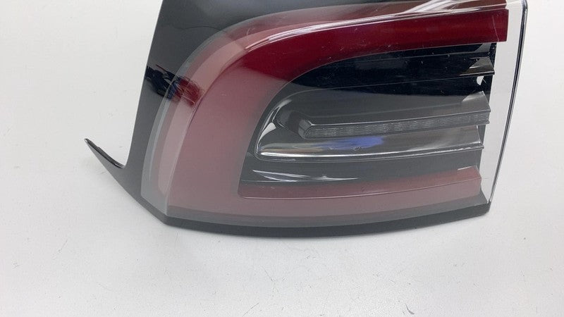 1077397 2017-2023 Tesla Model 3 Rear Driver Side Exterior Taillight Outer Tail Lamp Left