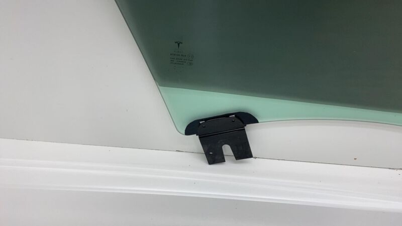 E6 43R-001074 2012-2015 Tesla Model S MS Front Driver Side Door Window Glass Left 43R-001074