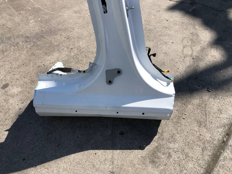⭕2020-2023 Tesla Model Y Passenger Center B-Pillar Structural Frame Cutout Right