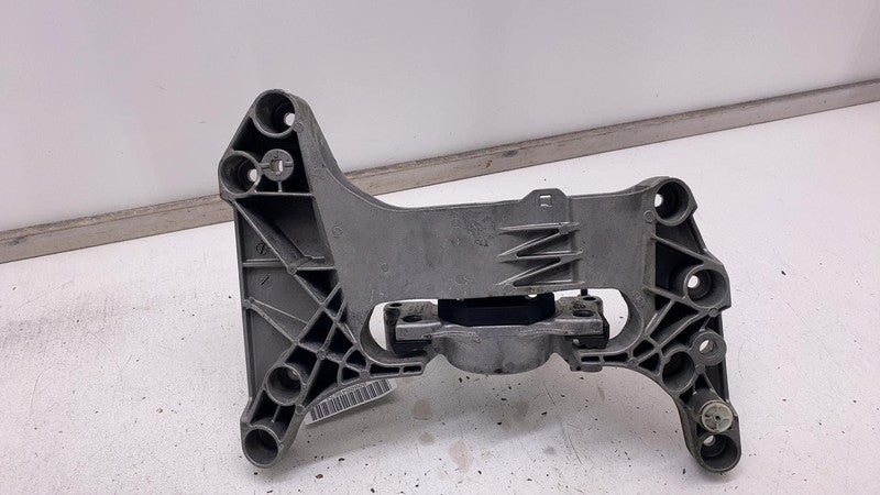22329485335 2018-2020 BMW 530e G30 Gearbox Crossmember Transmission Mount Bracket Support
