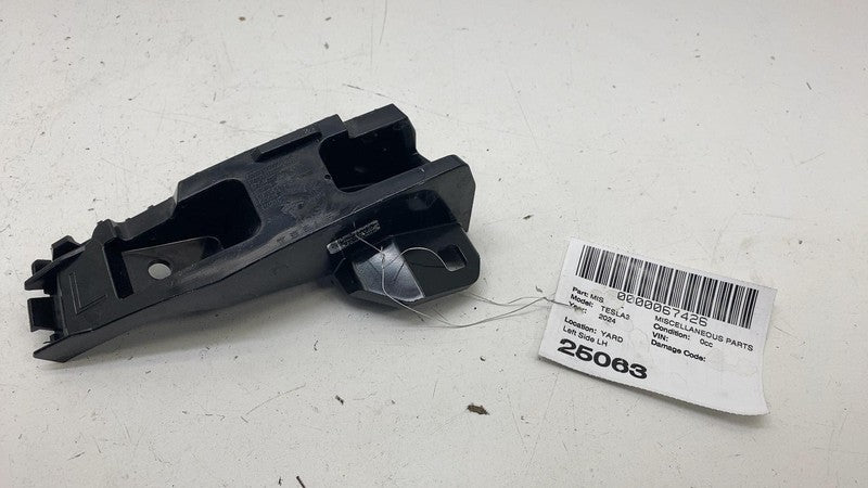 ⭕ 2024-2025 Model 3 Rear Left Taillight Tail Lamp Mount Bracket LH 175