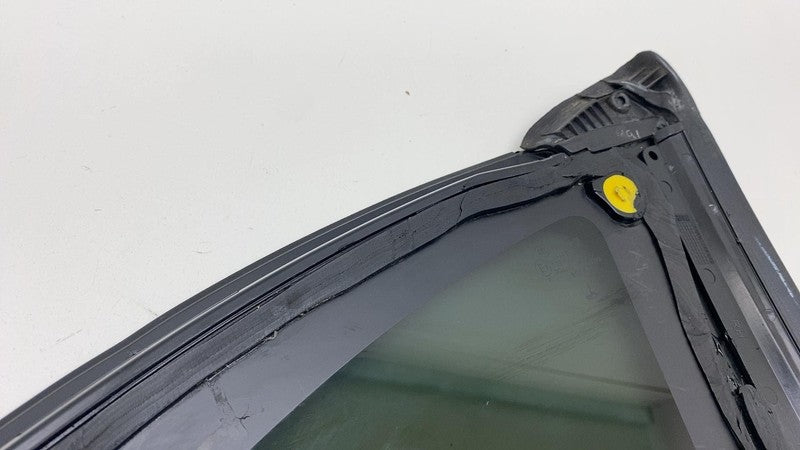 1495745-00 2020-2024 Tesla Model Y MY Rear Passenger Side Quarter QTR Window Glass Right RH