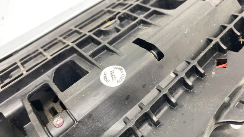 2012-2015 Tesla Model S MS Front Passenger Side Exterior Door Handle Outer Right