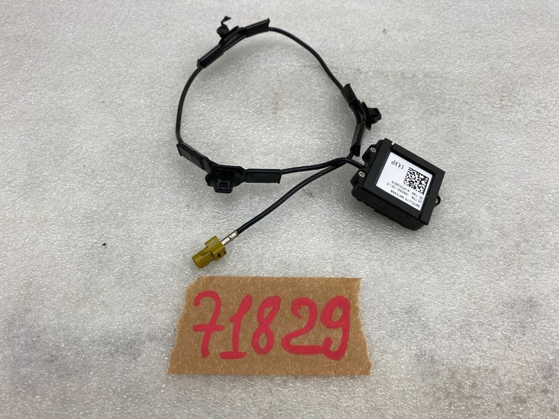 105025600C ⭕ 2012-2025 Model S Satellite Radio AM FM Amplifiers Antenna Module 1050256-00-C