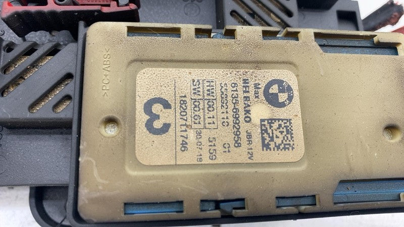 61356992958 2018 2019 BMW 530e G30 Power Distribution Fuse Relay Junction Box 61356992958