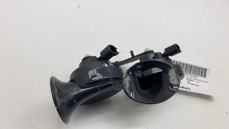 1486943-00-A ⭕ 2017-2023 Tesla Model 3 M3 High + Low Pitch Tone Horn w/ Bracket 1486943-00-A
