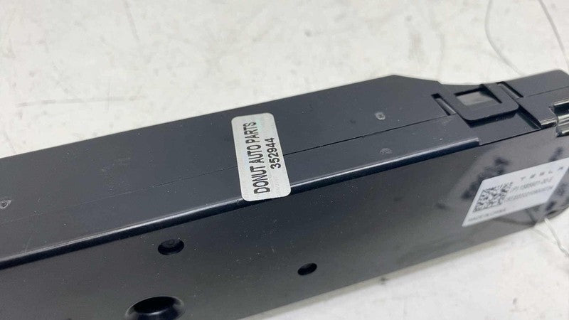 1585601-00-E ⭕ 2017-2023 Tesla Model 3 M3 WiFi Bluetooth Antenna Control Module 1585601-00-E