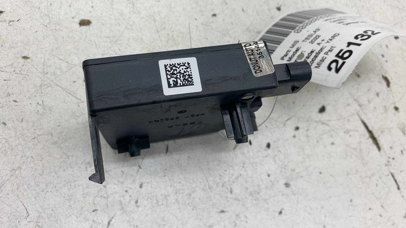 ⭕ 17-23 Tesla Model 3 Rear Bumper BCM Computer Body Control Module 109