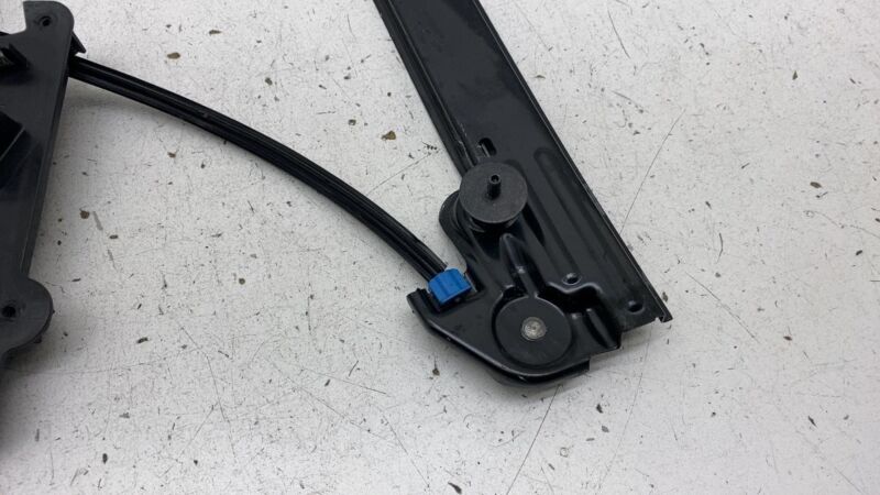 2017-2023 Tesla Model 3 Front Passenger Side Door Window Regulator & Motor Right