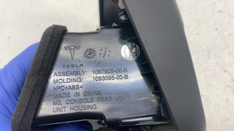 ⭕17-23 Model 3 Center Console Air Vent Grille Cover Panel & USB Hub 10