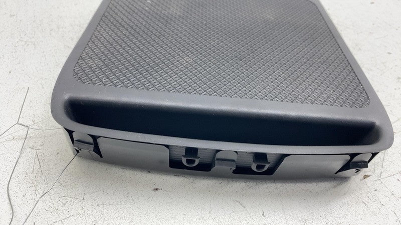 PT00062426C ⭕ 2022-2024 Rivian R1T Console Battery Wireless Charging Pad Control Module Unit