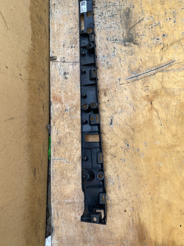 104669100B ⭕ 2016-2023 Tesla Model X Rocker Carrier Panel Trim Bracket Right 1046691-00-B