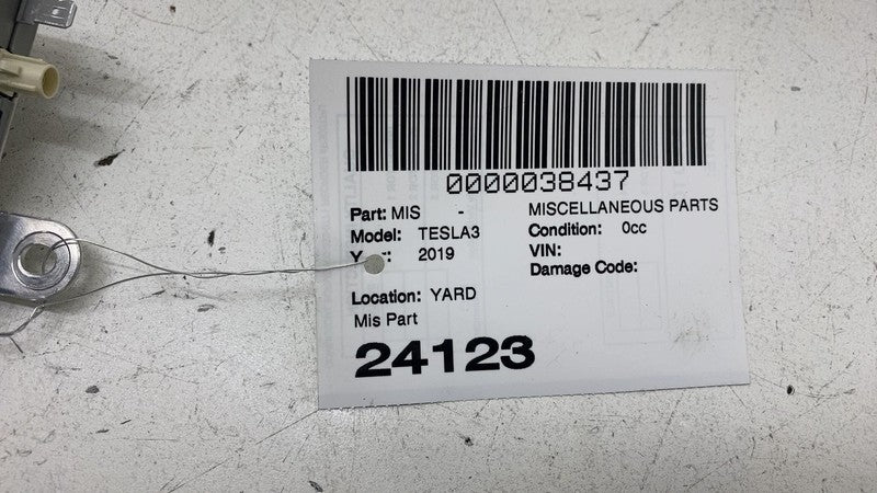 ⭕ 17-23 Model 3 M3 Harman Becker HBZ502 Radio FM/HD Receiver Module 10