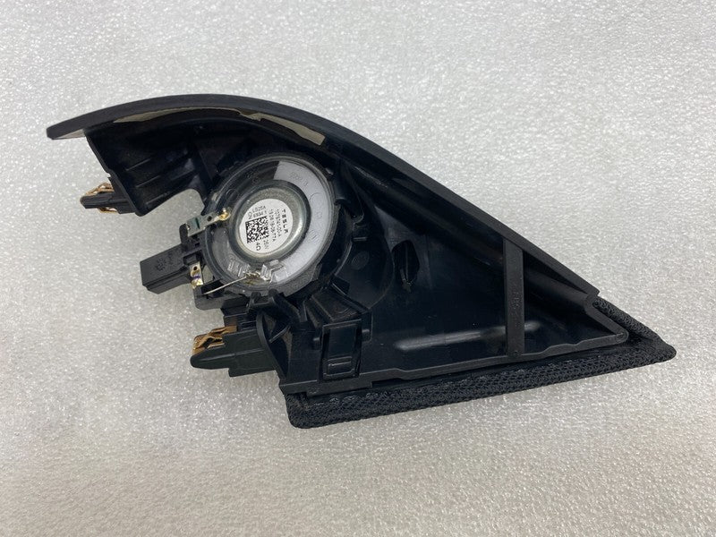 1095657 00 E ⭕ 2017-2023 Tesla Model 3 Front Left Audio Tweeter & Speaker Cover 1095657-00-E