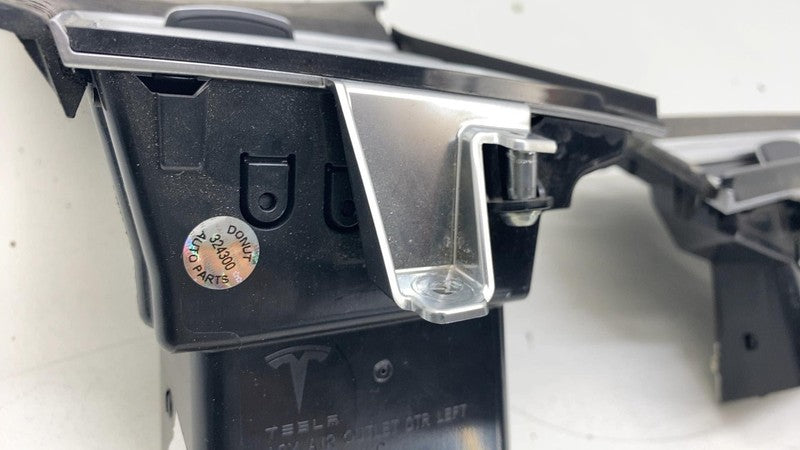 600762800C ⭕ 12-15 Tesla Model S Dash A/C Air Vent Outlet Dashboard Trim Panel 6007628-00-C