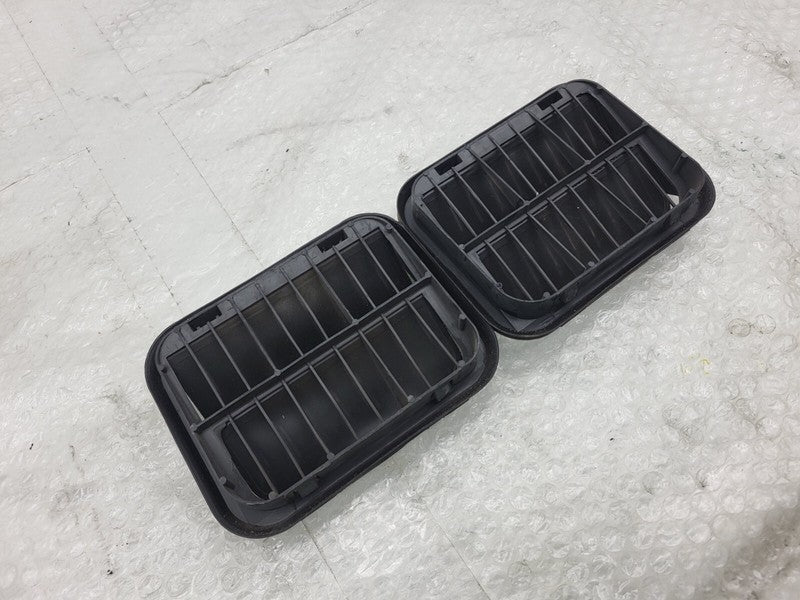 ⭕ 12-20 Tesla Model S Rear Quarter Panel Rubber Flap Extractor Air Vent Grille