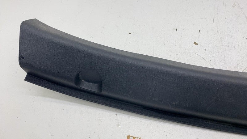 149463100C ⭕ 20-24 Model Y Rear Trunk Lock Latch Sill Molding Trim Cover Panel 1494631-00-C