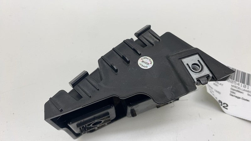 150696900B 2020-2024 Tesla Model Y MY Passenger Side Taillight Tail Lamp Bracket Right Assy