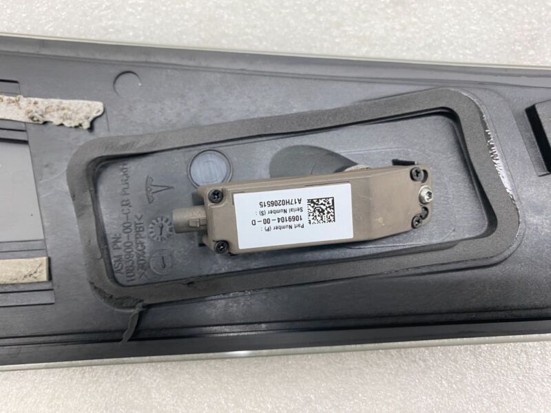108389900C 2016-2020 Tesla Model S MS PAIR Left & Right B-Pillar Glass Applique with Camera