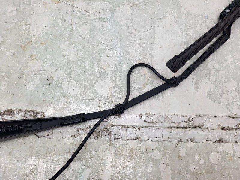 107672900C ⭕ 2017-2022 Tesla Model 3 Front Windshield Wiper Arm & Blade Right 1076729-00-C