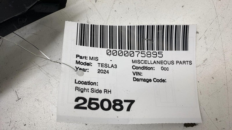 175564300D ⭕ 24-25 Model 3 Rear Passenger Taillight Tail Lamp Mount Bracket RH 1755643-00-D