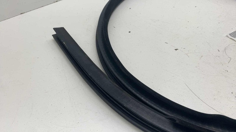 ⭕ 2014-2017 Land Range Rover Sport Front Door Weatherstrip Rubber Seal