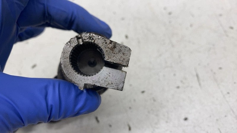 ⭕ 2022 Rivian EDV-700 Steering Column Intermediate Shaft Assembly PT00