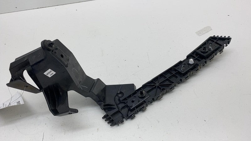 LJ8B 17E850 AE 21-24 Ford Mustang Mach-E Rear Right Bumper Mount Support Bracket LJ8B-17E850-AE