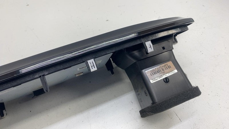 68316174AB ⭕ 18-20 Chrysler Pacifica 8.4" Multimedia Radio Touch Screen Display 68316174AB