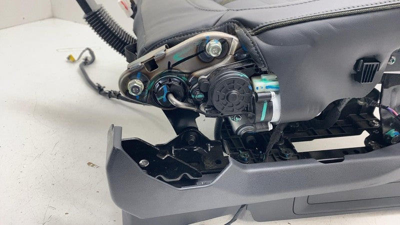 ⭕ 2025 Rivian R1S Front Passenger Side Seat Rail Track w/ Lower Cushion Right RH