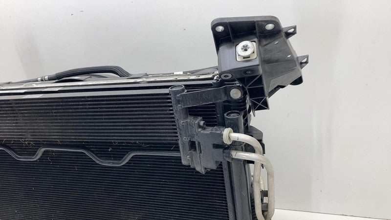 ⭕ 2017-2021 Chrysler Pacifica 3.6L Radiator Assy (8th VIN = G) w/o tow package