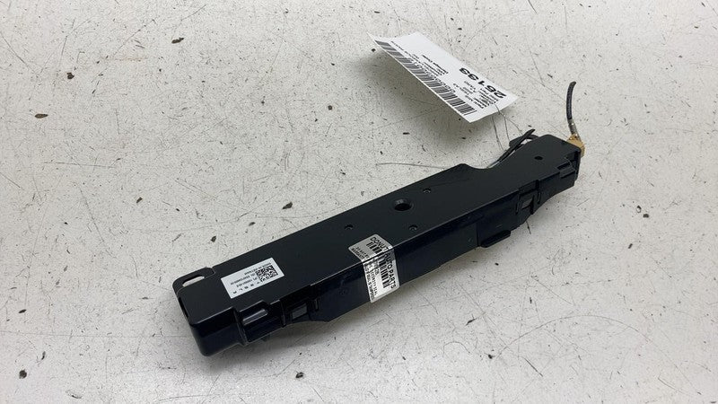 ⭕ 2017-2023 Tesla Model 3 M3 WiFi Bluetooth Antenna Control Module 158