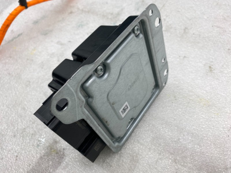 103676700A 16-20 Model X Safety Restraint Control Module Computer (Crash Data) 1036767-00-A