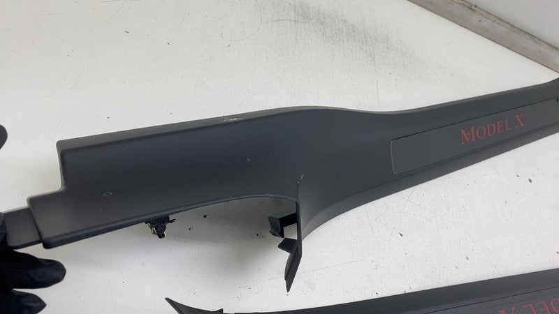 ⭕ 16-20 Model X Front Left/Right Door Scuff Plate Trim 1035985-00-G/10