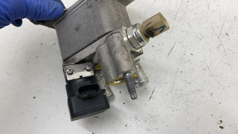 32373356 ⭕ 2021 2022 2023 Polestar 2 Engine Oil Cooler Heat Exchanger w/ Bracket 32373356