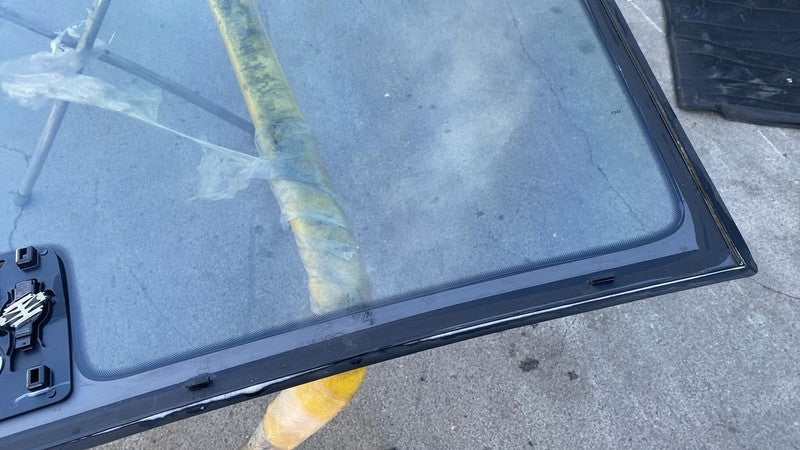 ⭕ 2022-2024 Rivian R1T R1S Front Windshield Glass w/o Camera Module PT