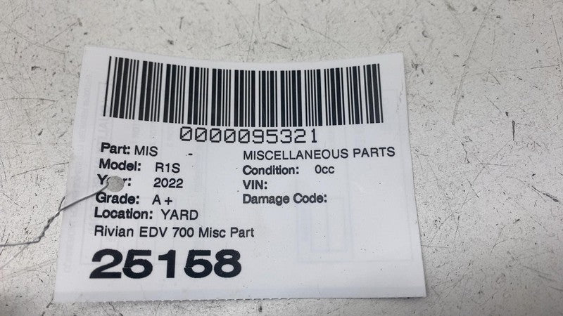 ⭕ 2022 Rivian EDV-700 Van Driver Door Rokcer Cladding PT00053750 / PT0