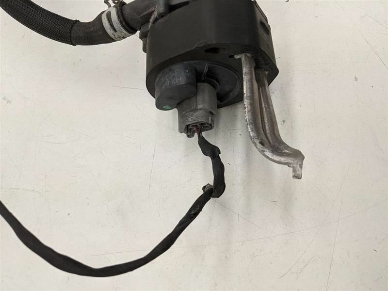 2016-2020 Tesla Model X MX Cooling System Auxiliary Coolant Water Pump Assembly