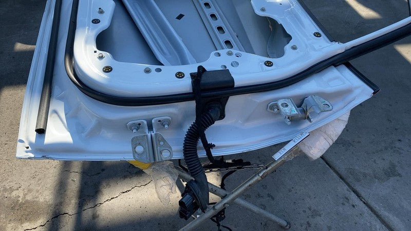 ⭕ 2017-2024 Chrysler Pacifica Front Driver Side Door Assembly Left LH White PW7